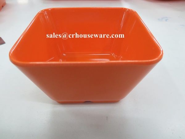 ชามสี่เหลี่ยม 4 นิ้ว สีส้ม 017-D999-4