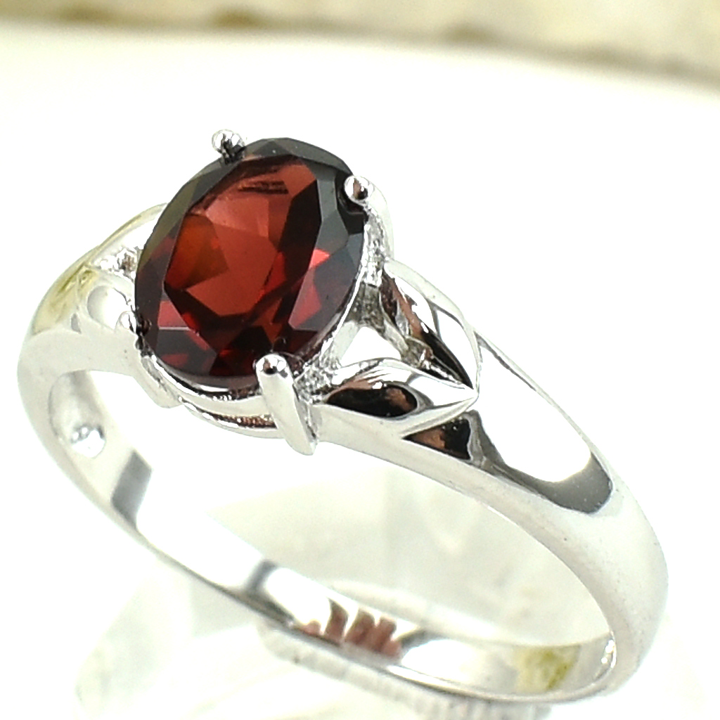 แหวนเงินแท้ราคาถูกชุบทองคำขาว โกเมนแท้ 1.65 กะรัต งานประณีตสวยงาม สั่งผลิตค่ะ