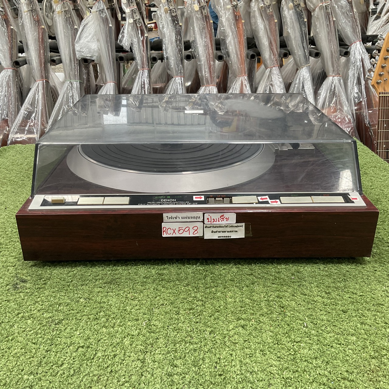 เครื่องเล่นแผ่นเสียง DENON : DP-37F สินค้าไม่พร้อมใช้(ต้องซ่อม)