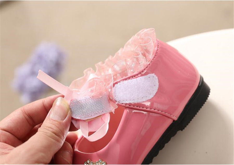 รองเท้าคัชชูหนังแก้ว ติดกุหลาบ สีชมพู โอรส