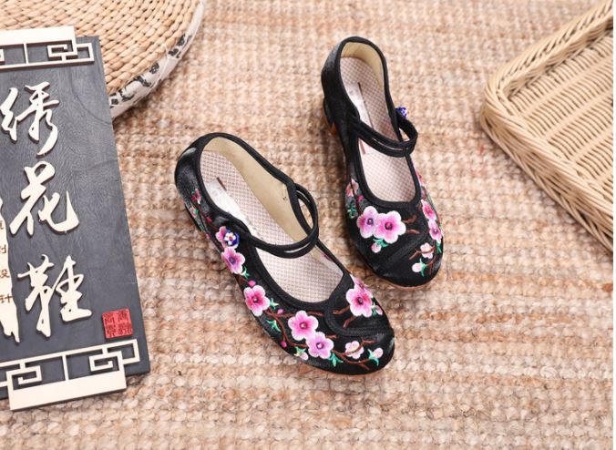 รองเท้าจีน ลายดอก เสริมส้ม