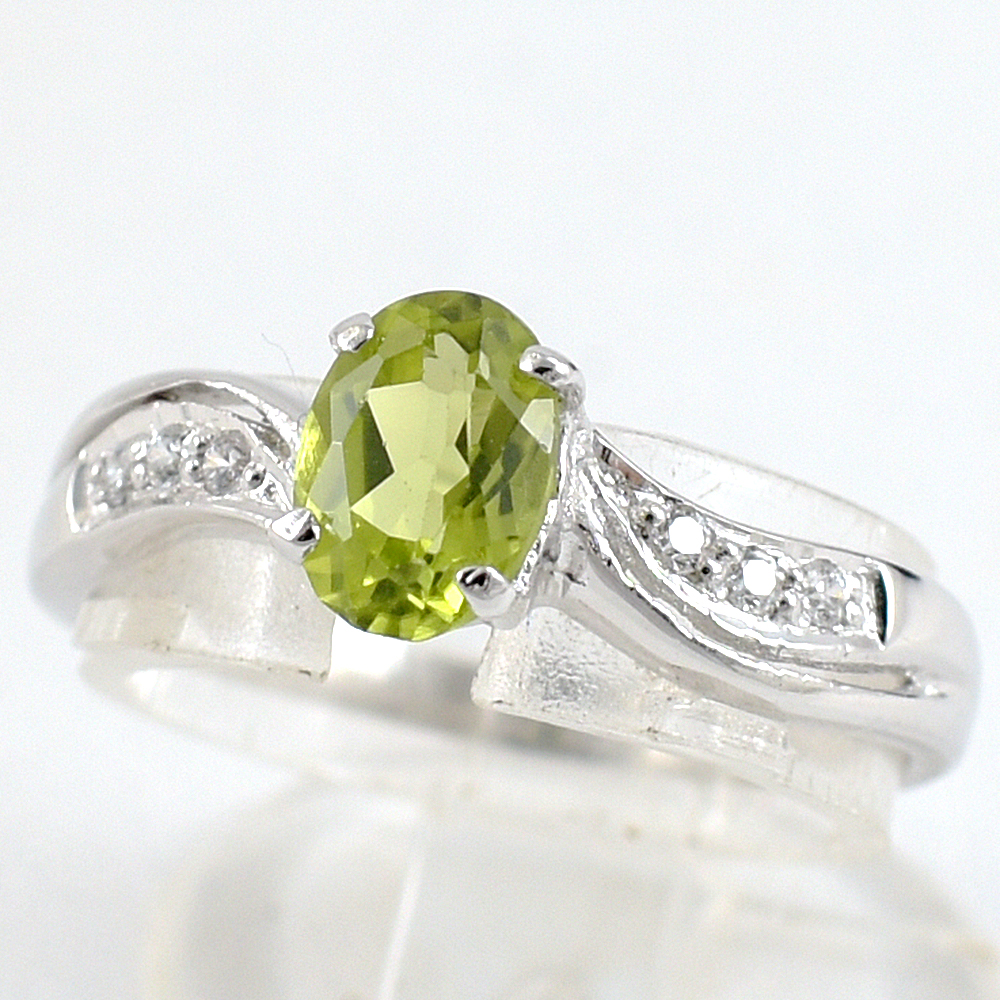 แหวนเงินแท้ราคาถูกชุบทองคำขาว เพอริดอทแท้ 0.95 กะรัต เพชรCZ 0.06 กะรัต งานประณีตสวยงาม สั่งผลิตค่ะ