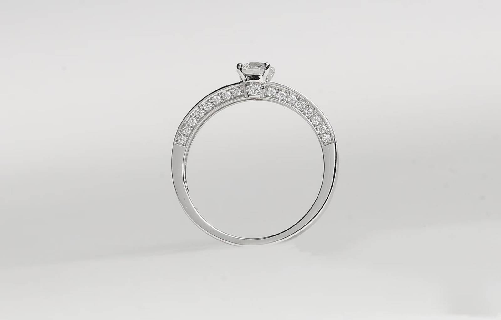 แหวนทองแท้เพชรชูGold 18K 2.26g D 1/0.40 ct D 48/0.48 ct