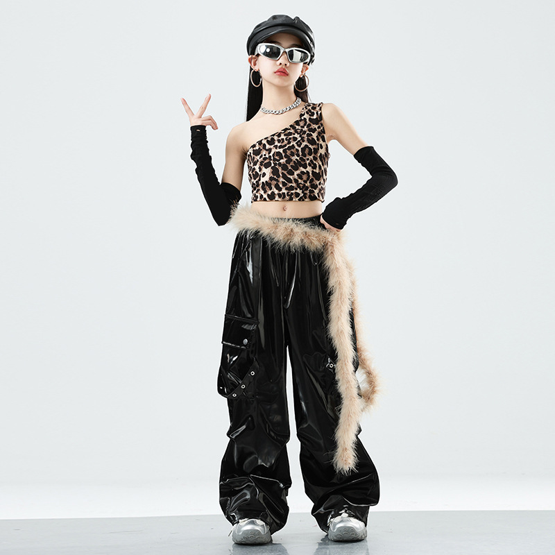 Friendly4kid ชุดเต้น เด็กผู้หญิง เซ็ตเสื้อลายเสือ+กางเกงแนวสตรีทลุคฮิปฮอป**เปิดจอง