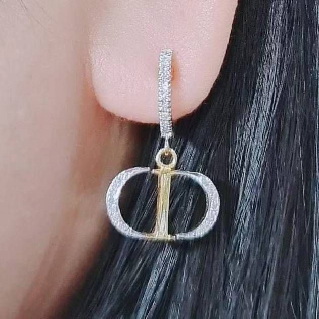 พร้อมส่งและสั่งผลิตต่างหูเพชรแท้แบรนด์CD แต่งงาน หมั้น ใส่เที่ยว ออกงาน ทองคำ 9K เพชรกุหลาบแท้ 0.25 กะรัต 48 เม็๋ด ราคาถูกมาก ส่งฟรี