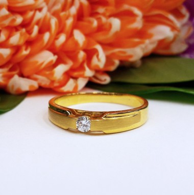 สั่งผลิตเพชรเบลเยี่ยมคัท แหวนแต่งงาน แหวนหมั้น ใส่เที่ยว ออกงาน แหวนทองคำ 18K เพชรแท้ 10 ตัง 4.06 กรัม น้ำ 98 ราคาถูกมาก มีใบรับประกันค่ะ