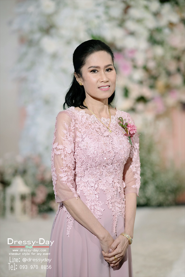 ชุดแม่เจ้าสาวสีชมพู