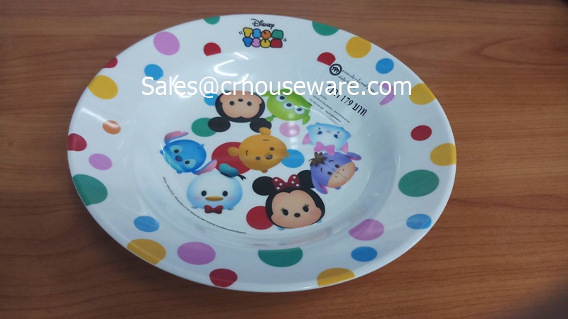 จานทรงลึก9นิ้ว ลายTSUMSUM