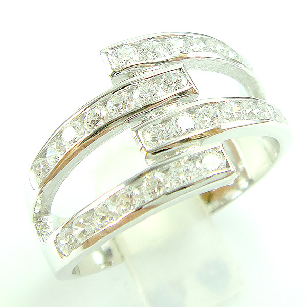 แหวนเงินแท้ราคาถูกชุบทองคำขาว เพชรCZแท้ 0.70 กะรัต งานประณีตสวยงาม สั่งผลิตค่ะ