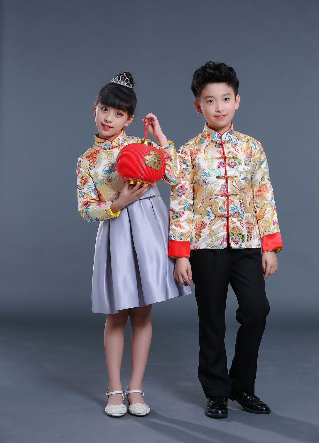 **พร้อมส่ง** ชุดจีน กี่เพ้า ชุดจีนเด็กชาย เสื้อสีแดงแขนขลิบทอง+สแลคดำ รุ่น 2