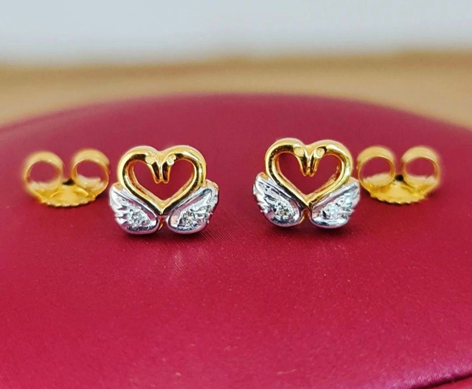 พร้อมส่งและสั่งผลิตต่างหูเพชรแท้หงส์คู่รูปหัวใจ แต่งงาน หมั้น ใส่เที่ยว ออกงาน ทองคำ 9K เพชรเกสรแท้ 0.04 กะรัต 4 เม็๋ด ราคาถูกมาก ส่งฟรี