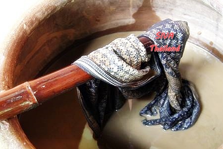 SIVA รับจ้างย้อมผ้าสีธรรมชาติ Natural dyes service(ผ้าย้อมคราม&ผ้าหมักโคลน) สีคราม,สีหมักโคลน 50 เมตร