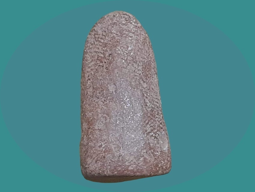 พระรอด หลวงพ่อมุ่ย วัดดอนไร่ จ.สุพรรณบุรี เนื้อดิน สีแดง ปี 2516 พิมพ์กลาง