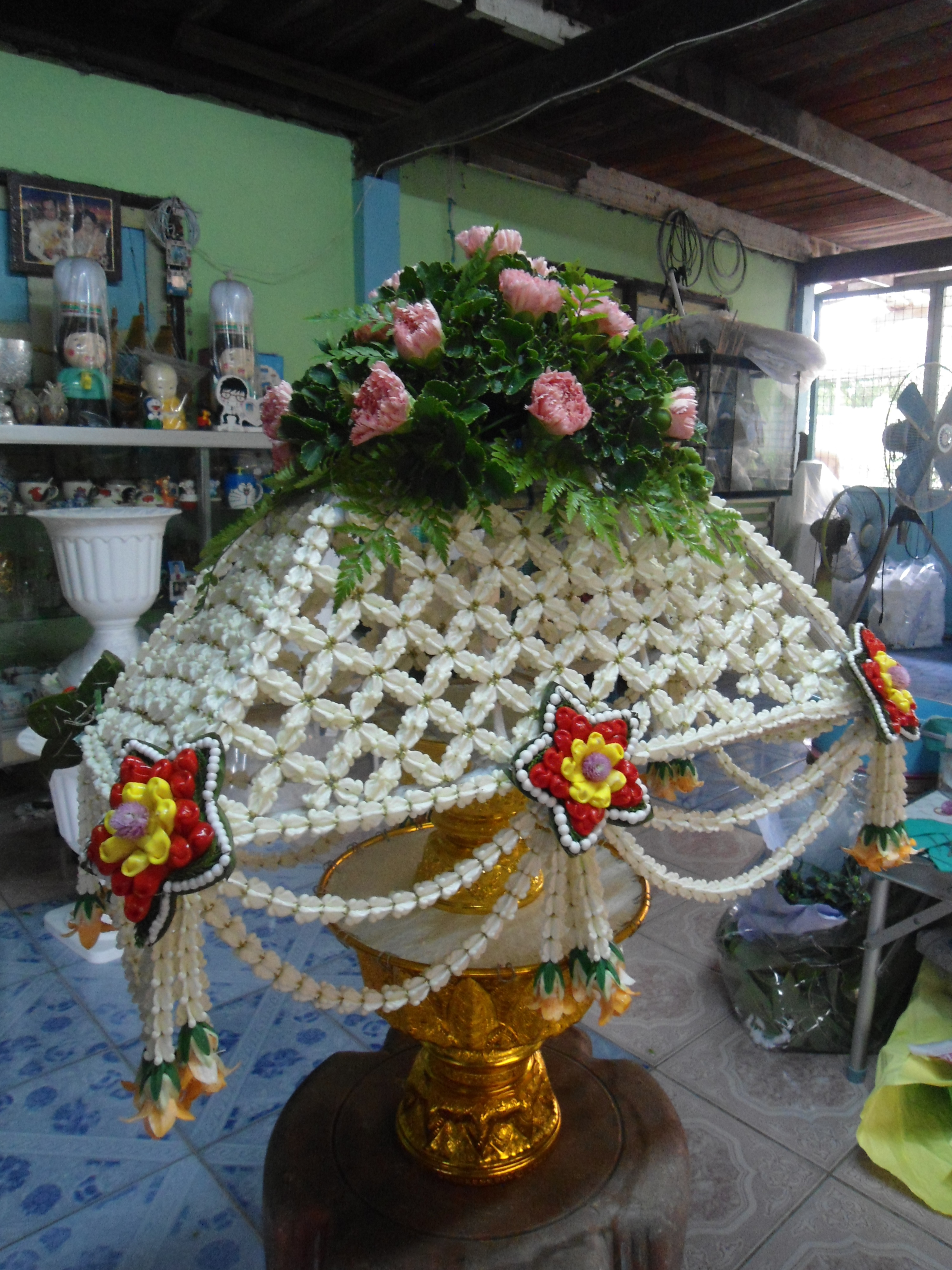คลุมผ้าไตรดอกไม้สด ราคาเบาๆ (ส่งงาน วัดบ้านดาบ อ.นครหลวง จ.อยุธยา)
