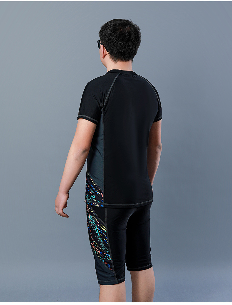 ชุดว่ายน้ำผู้ชายผ้ากัน uv 9xl ซิปหน้า รอบอกหน้าผ้า 50 ยืดถึง 58 ยาว29 รอบเอว 40-48 สะโพก 46-56 นิ้ว ยาว 23 นิ้ว ผ้าดี งานสวยค่ะ