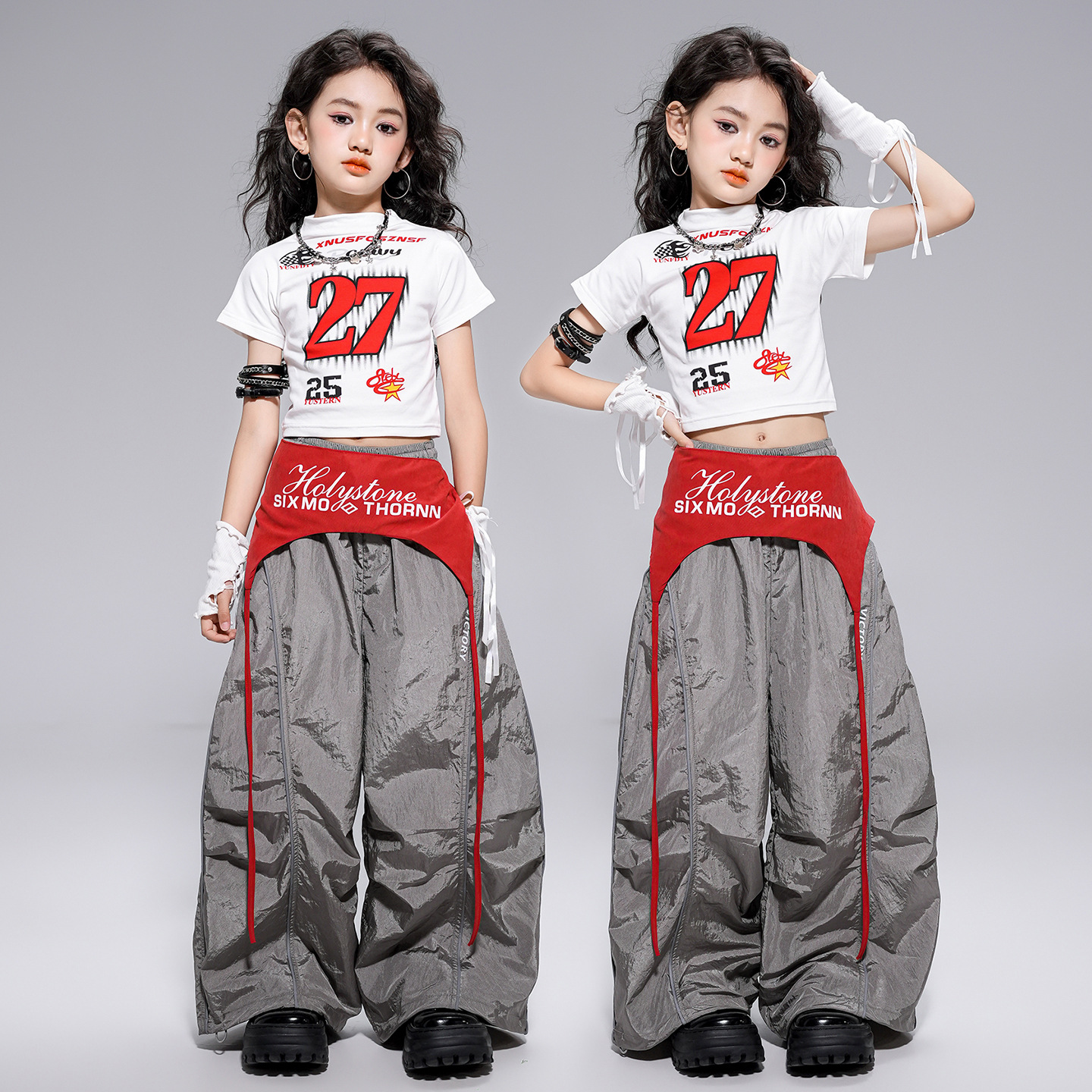 ชุดเต้น เซ็ตเสื้อปาดไหล่ พร้อมปลอกแขน โทนลายสก๊อต ดำแดง