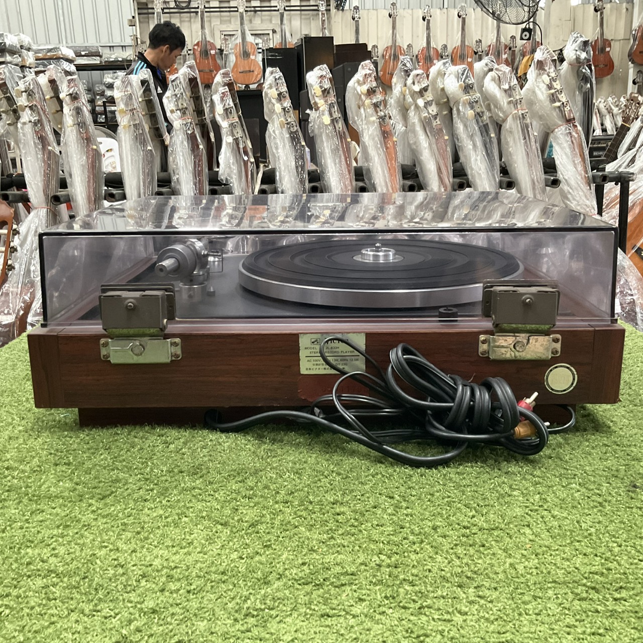 เครื่องเล่นแผ่นเสียง VICTOR : JL-B33H