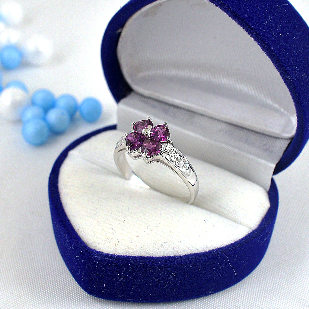 แหวนเงินแท้ราคาถูกชุบทองคำขาว พลอยแท้โรโดไลท์การ์เน็ต 1.40 กะรัต เพชรCZ 0.105 กะรัต งานประณีตสวยงาม สั่งผลิตค่ะ