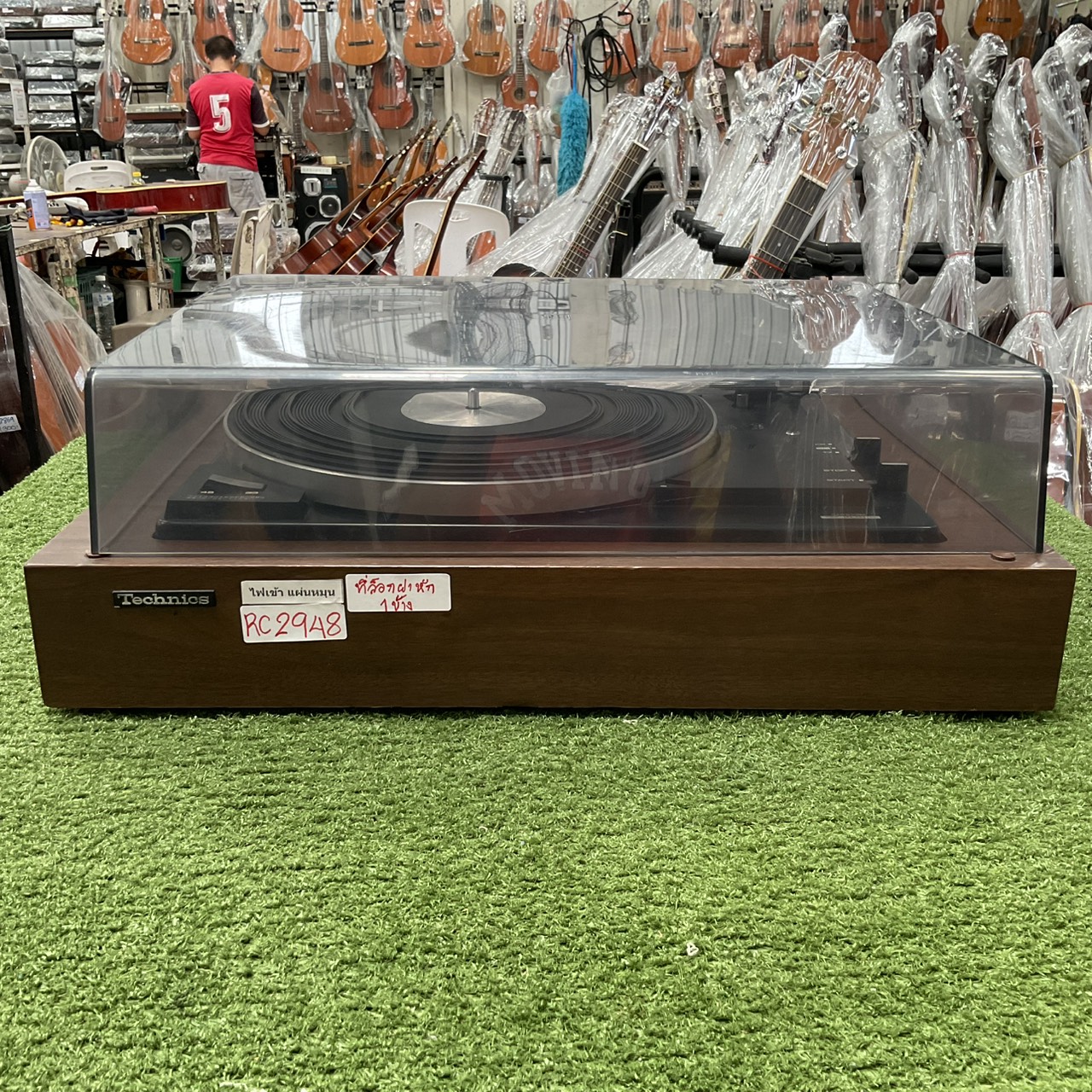 เครื่องเล่นแผ่นเสียง Technics