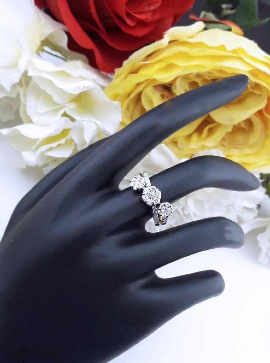 สั่งผลิตเพชรเบลเยี่ยมคัท แหวนแต่งงาน แหวนหมั้น ใส่เที่ยว ออกงาน แหวนทองคำ 18K เพชรแท้ 0.92 กะรัต 4.74 กรัม น้ำ 99 ราคาถูกมาก มีใบรับประกันค่ะ