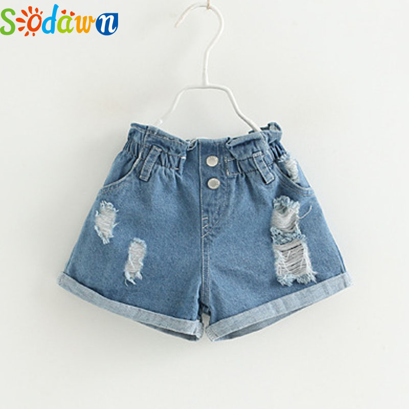 ชุดเสื้อสีขาว+กางเกงยีนส์ขาสั้น