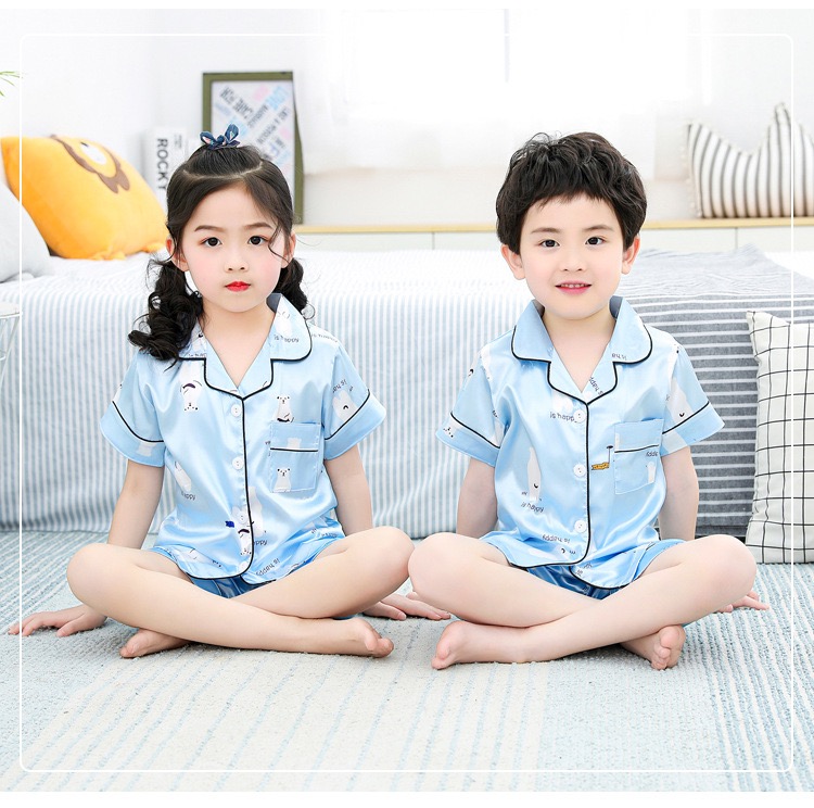 ชุดนอนเด็ก ชุดนอนผ้าซาติน แขนสั้น แบบมีลาย