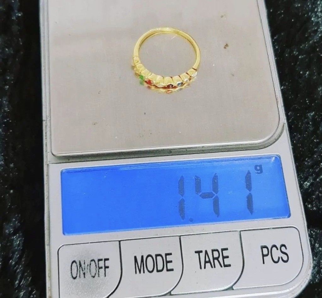 พร้อมส่งและสั่งผลิตแหวนนพเก้า แหวนแต่งงาน แหวนหมั้น ใส่เที่ยว ออกงาน แหวนทองคำ 9K 9 เม็ด (พลอยขาวสั่งทำเป็นเพชรได้ค่ะ) ราคาถูกมาก ส่งฟรี