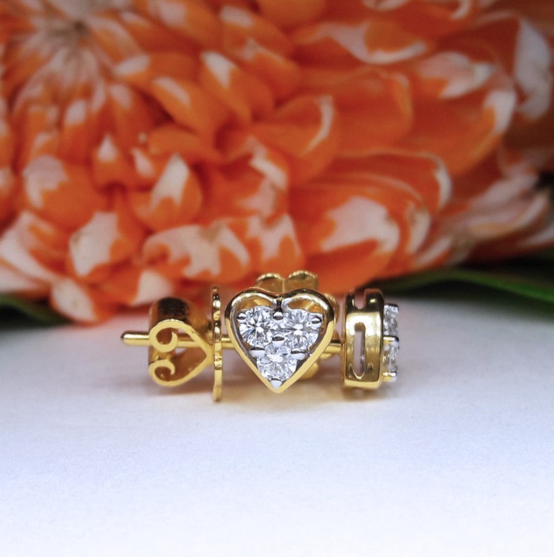 สั่งผลิตต่างหูทองเพชรเบลเยี่ยมคัท ใส่ทุกวัน ใส่เที่ยว ออกงาน เพชรแท้ ทอง18K 29 ตัง 2.97 กรัม น้ำ 98 ราคาถูกมาก มีใบรับประกันค่ะ