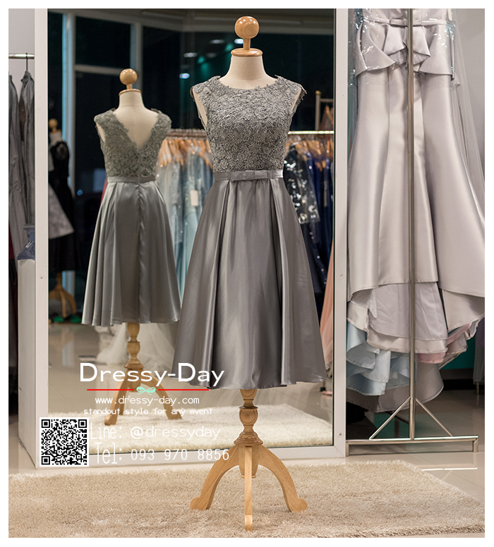 รหัส ชุดราตรี : PFS050 ชุดราตรีสั้น เดรสออกงานประดับโบว์ช่วงเอว ชุดไปงานแต่งงาน ชุดแซก สีเทา สวยด้วยลูกไม้ด้านบนและเรียบหรูด้วยผ้าซาติน