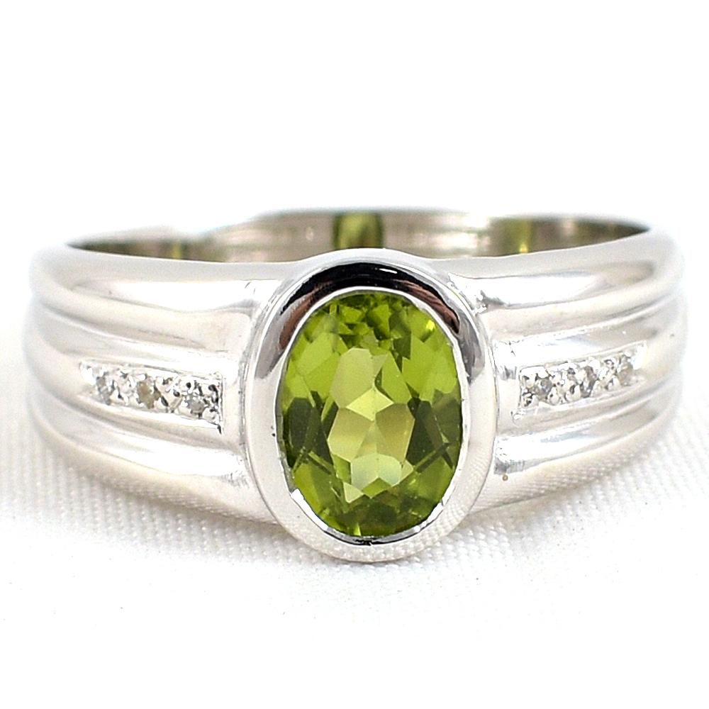 แหวนเงินแท้ราคาถูกชุบทองคำขาว เพอริดอทแท้ 1.33 กะรัต เพชรCZ 0.042 กะรัต งานประณีตสวยงาม สั่งผลิตค่ะ