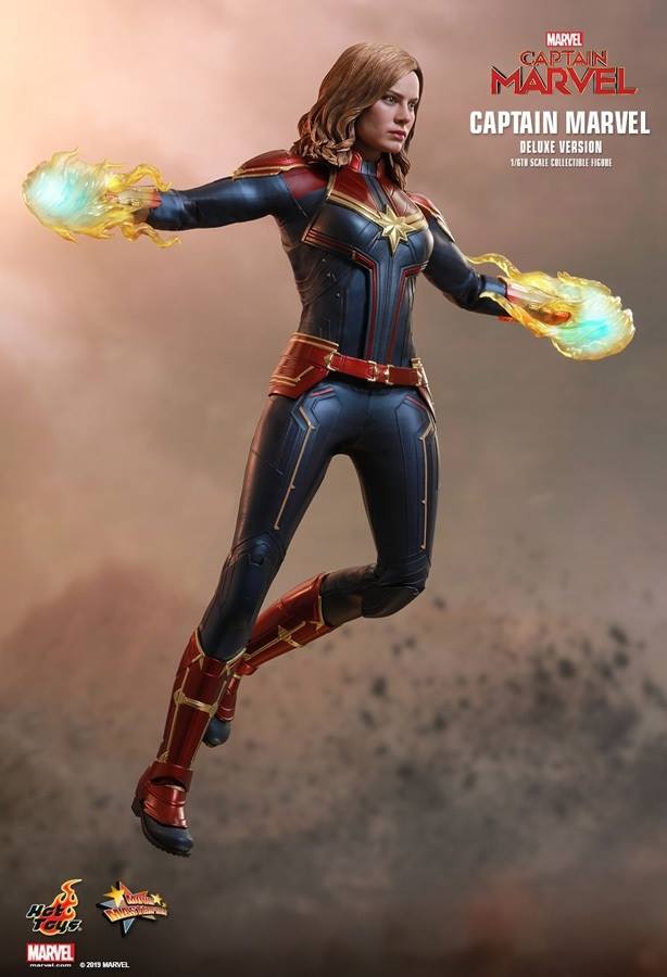 HOTTOYS - Captain Marvel (Deluxe Version)