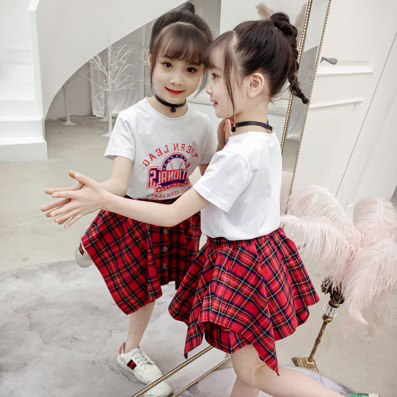 ชุดเต้น เสื้อแขนสั้นสีขาว+กางเกงสก๊อตแดง