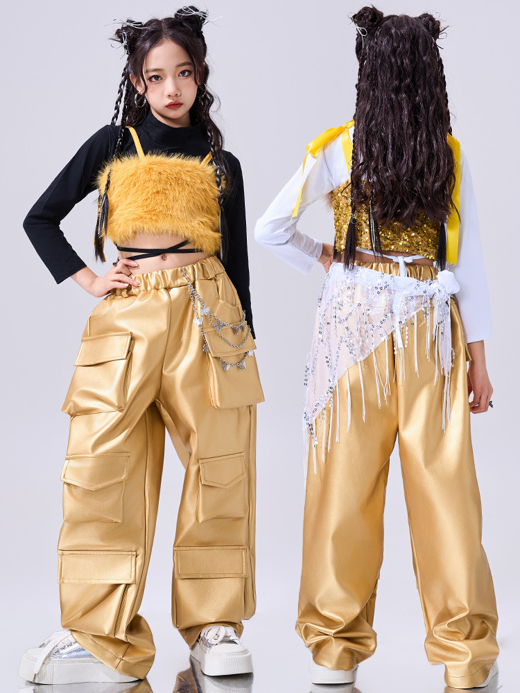 พร้อมส่ง ชุดเต้น เซ็ตเสื้อสายเดี่ยวปักเลื่อม+กางเกงวิ้ง