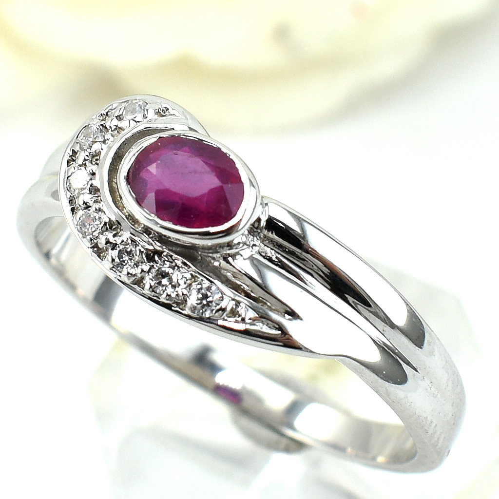 แหวนเงินแท้ราคาถูกชุบทองคำขาว ทับทิมแท้ 0.60 กะรัต เพชรCZ 0.07 กะรัต งานประณีตสวยงาม สั่งผลิตค่ะ