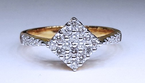 สั่งผลิตเพชรเบลเยี่ยมคัท แหวนแต่งงาน แหวนหมั้น ใส่เที่ยว ออกงาน แหวนทองคำ 18K เพชรแท้ 0.43 กะรัต 3.19 กรัม น้ำ 99 ราคาถูกมาก มีใบรับประกันค่ะ