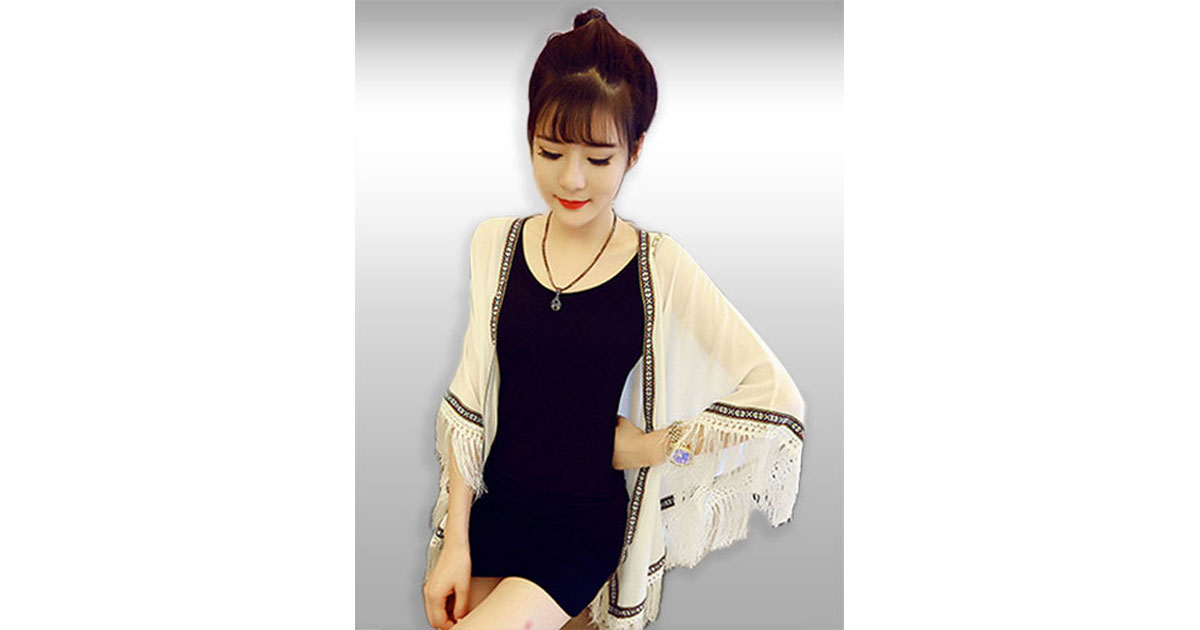 เสื้อคลุมไหล่สีขาวแฟชั่นแต่งพู่ใส่คลุมเก๋ๆ รหัส1541