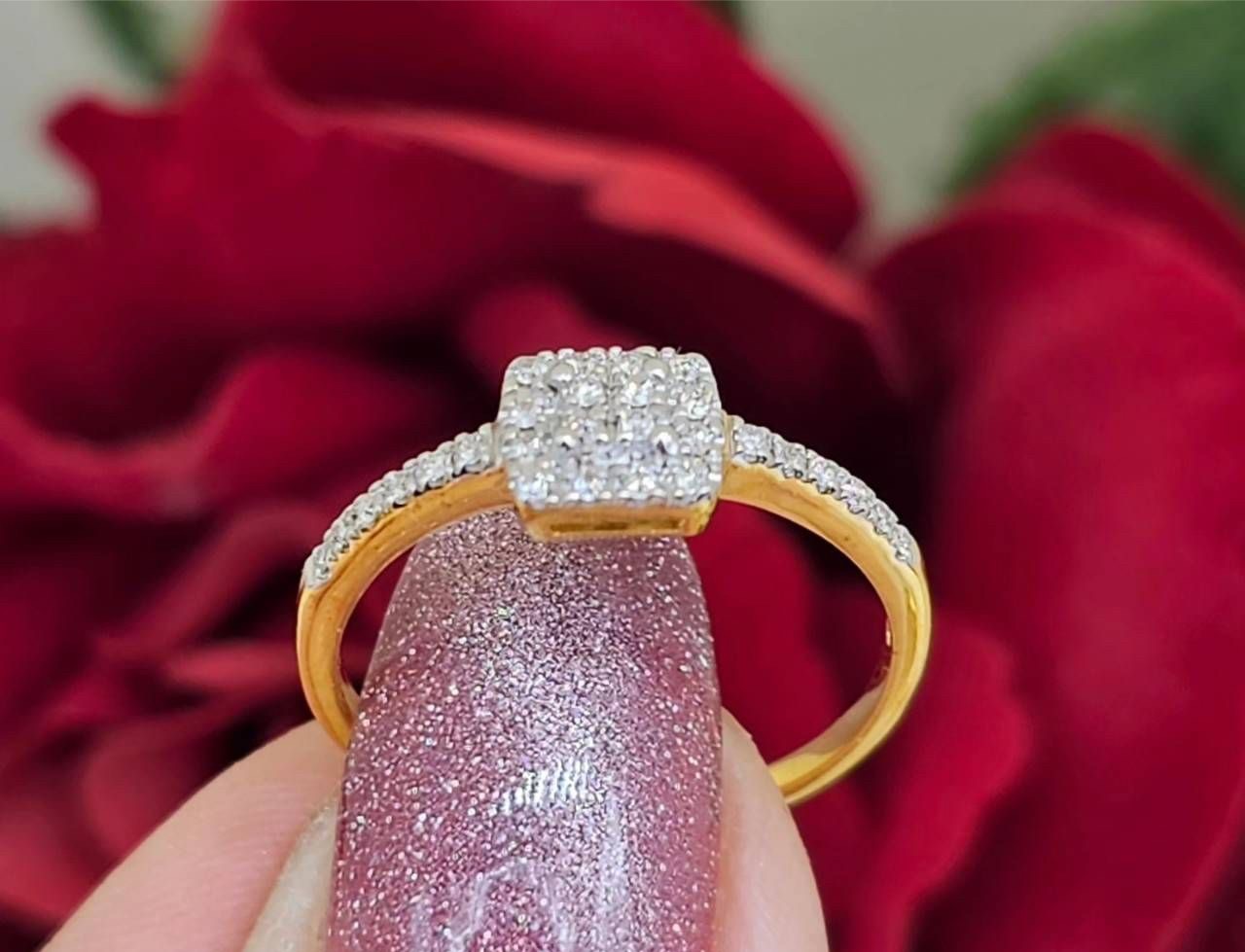 พร้อมส่งและสั่งผลิตแหวนเพชรหน้าสี่เหลี่ยม ใส่รับกับนิ้วสวย แหวนแต่งงาน แหวนหมั้น ใส่เที่ยว ออกงาน แหวนทองคำ 9K เพชรกุหลาบแท้ 0.14 กะรัต 28 เม็ด ราคาถูกมาก ส่งฟรี