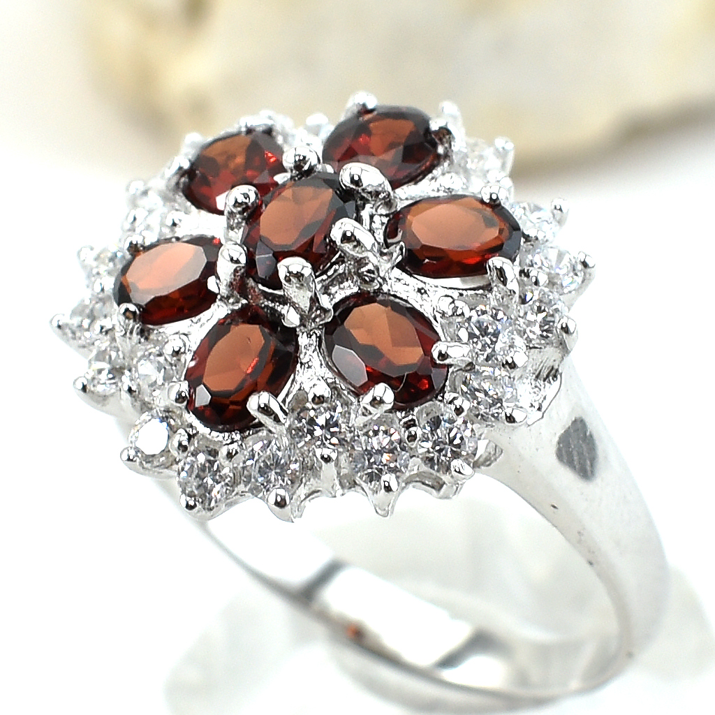 แหวนเงินแท้ราคาถูกชุบทองคำขาว พลอยแท้โกเมน 1.75 กะรัต เพชรCZ 0.75 กะรัต งานประณีตสวยงาม สั่งผลิตค่ะ