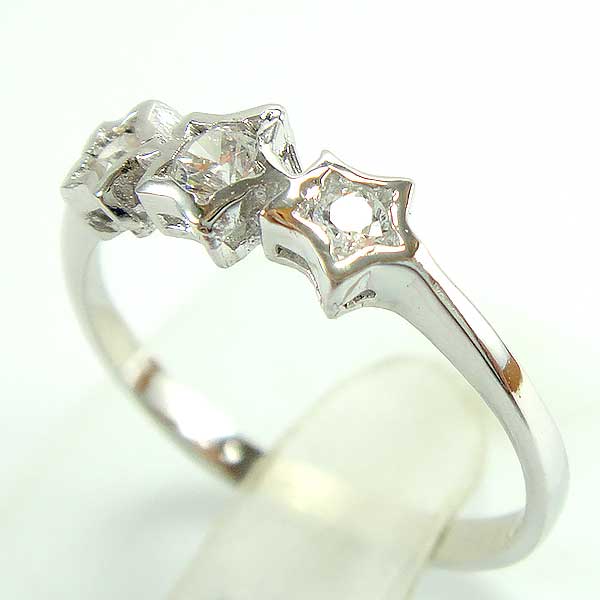 แหวนเงินแท้ราคาถูกชุบทองคำขาว เพชรCZเม็ดกลาง 0.04 กะรัต เพชรCZเม็ดข้าง 0.025 กะรัต งานประณีตสวยงาม สั่งผลิตค่ะ