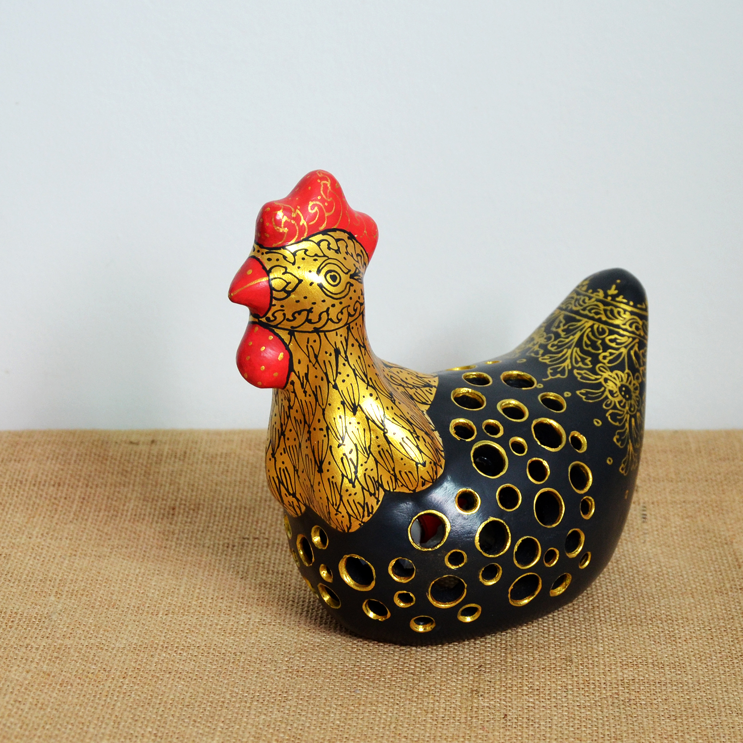 โคมไฟไก่นำโชค ดำทอง