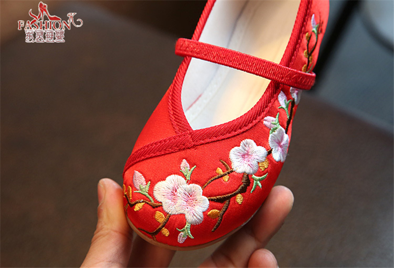 F รองเท้าจีนเด็ก ลายดอกเหมย