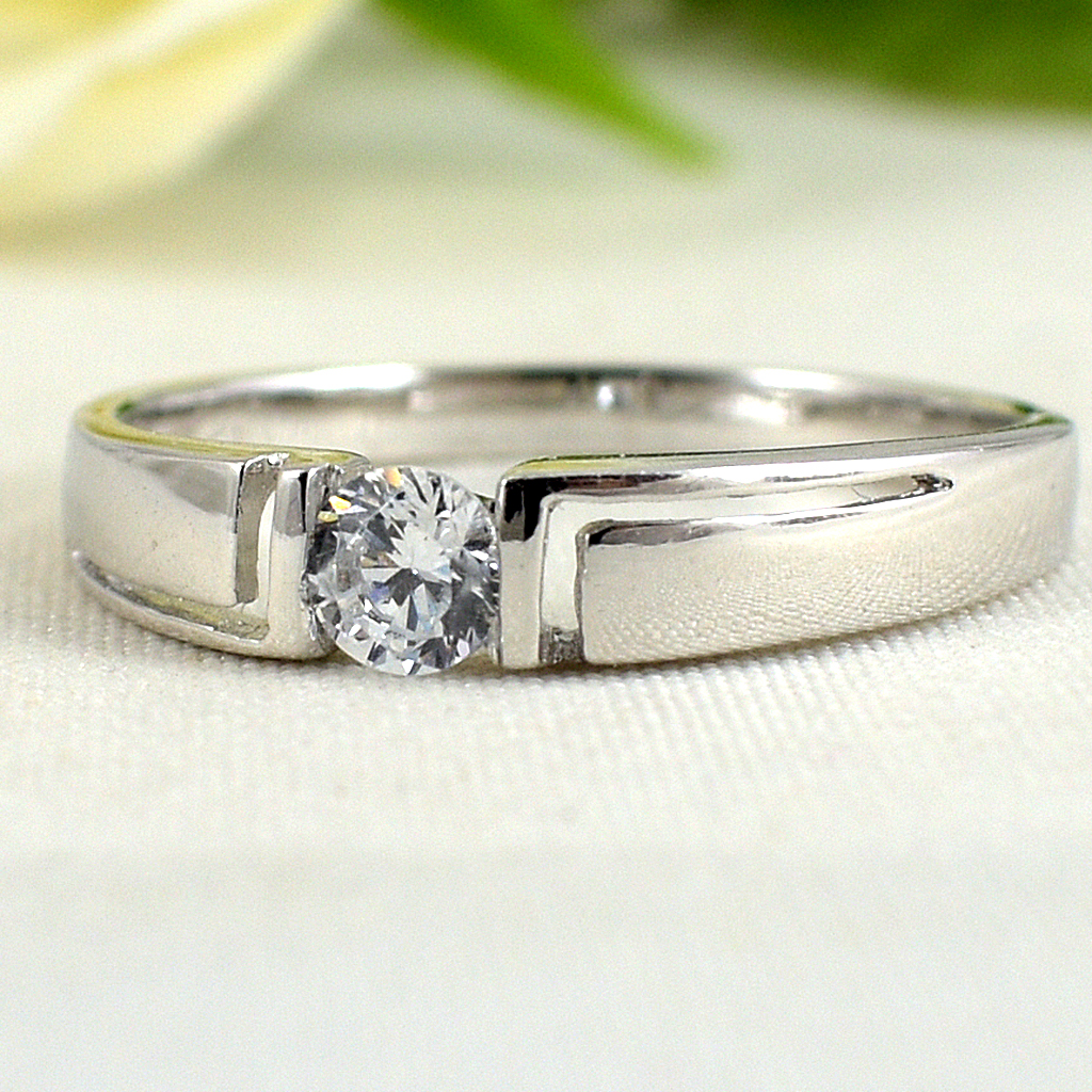 แหวนเงินแท้ราคาถูกชุบทองคำขาว เพชรCZแท้ 0.25 กะรัต งานประณีตสวยงาม สั่งผลิตค่ะ