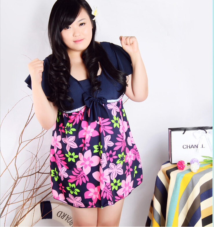 ชุดว่ายน้ำคนอ้วน รอบอก 42-46 เอว 36-46 สะโพก 40-48 นิ้วค่ะชุดยาว 32 นิ้ว ด้านในเป็นขาสั้นไม่แยกชิ้น ยืดหยุ่นดีค่ะ