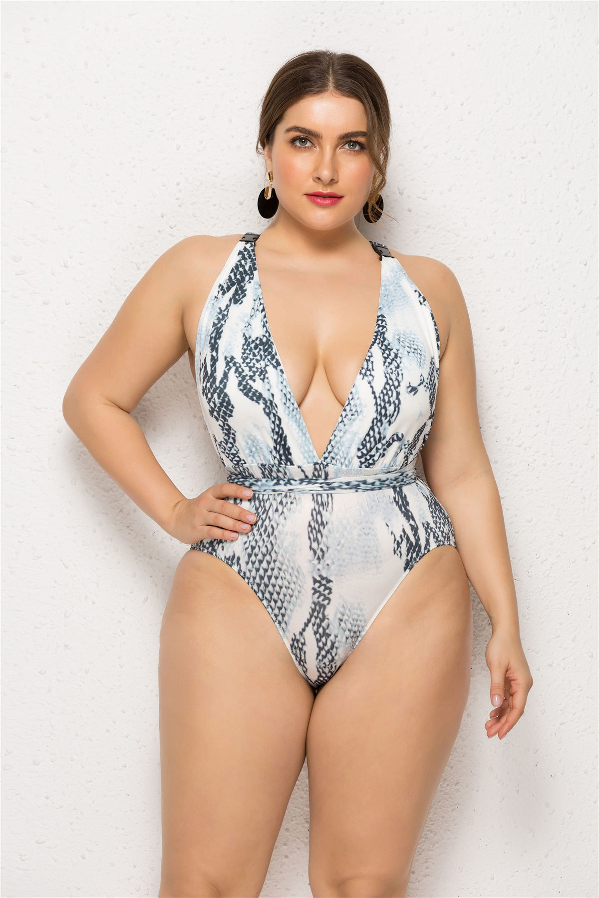 ชุดว่ายน้ำคนอ้วน 5xl ผูกคอ รอบอก 44-48 เอว 38-44 สะโพก 44-50นิ้วค่ะ งานสวย แบบเซ็กซี่มากๆค่ะ