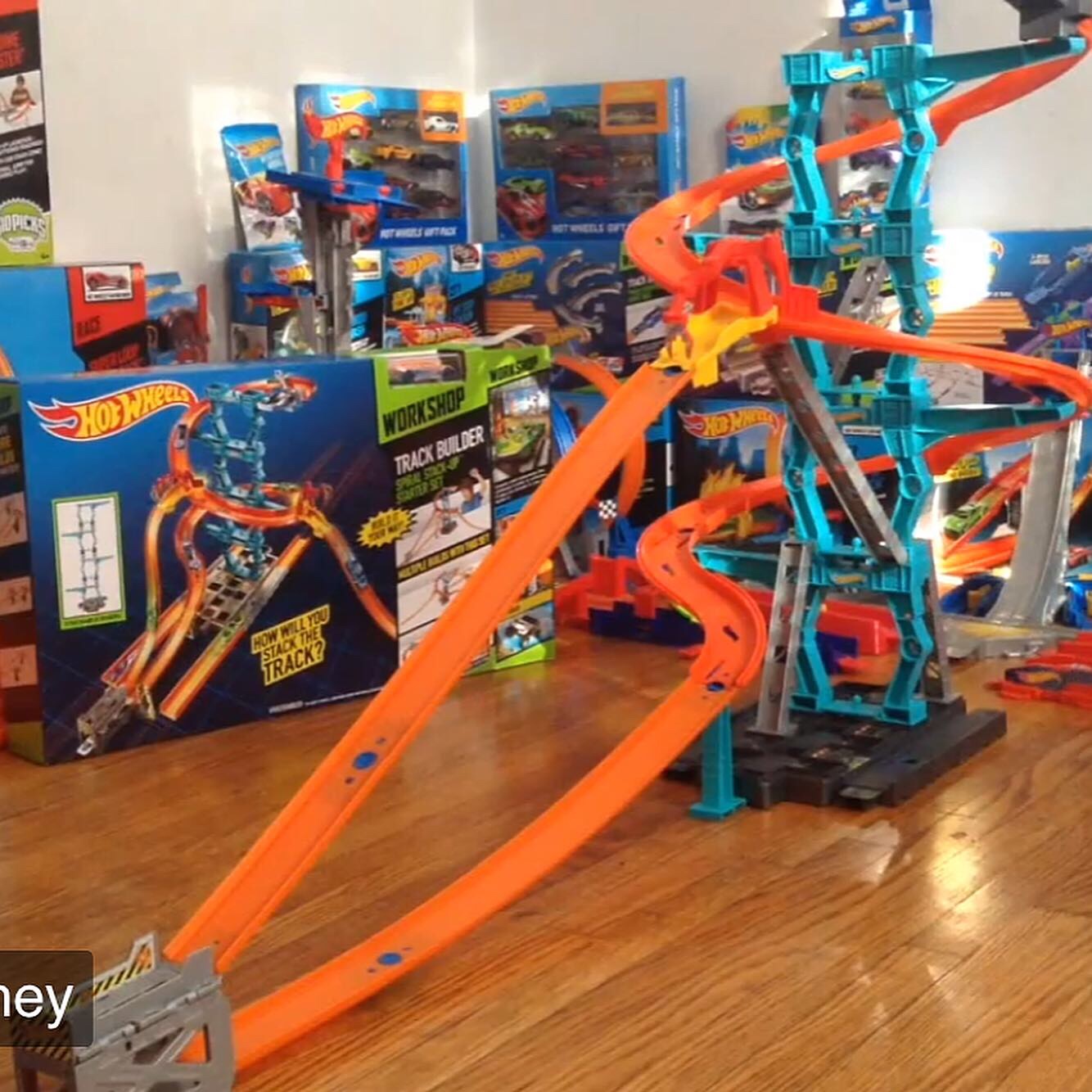 Hot Wheels Track Builder Spiral Stack Up