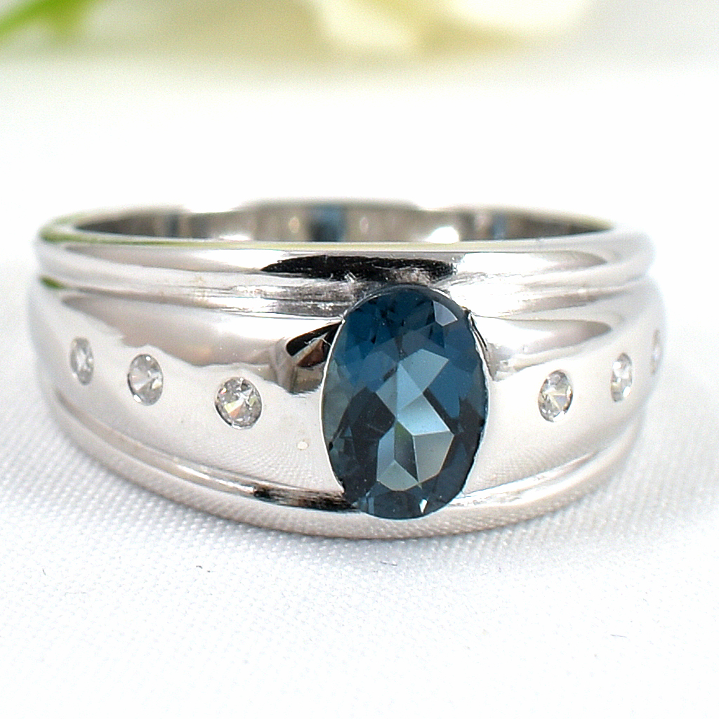 แหวนเงินแท้ราคาถูกชุบทองคำขาว ลอนดอนบลูโทปาซแท้ 1.65 กะรัต เพชรCZ 0.18 กะรัต งานประณีตสวยงาม สั่งผลิตค่ะ