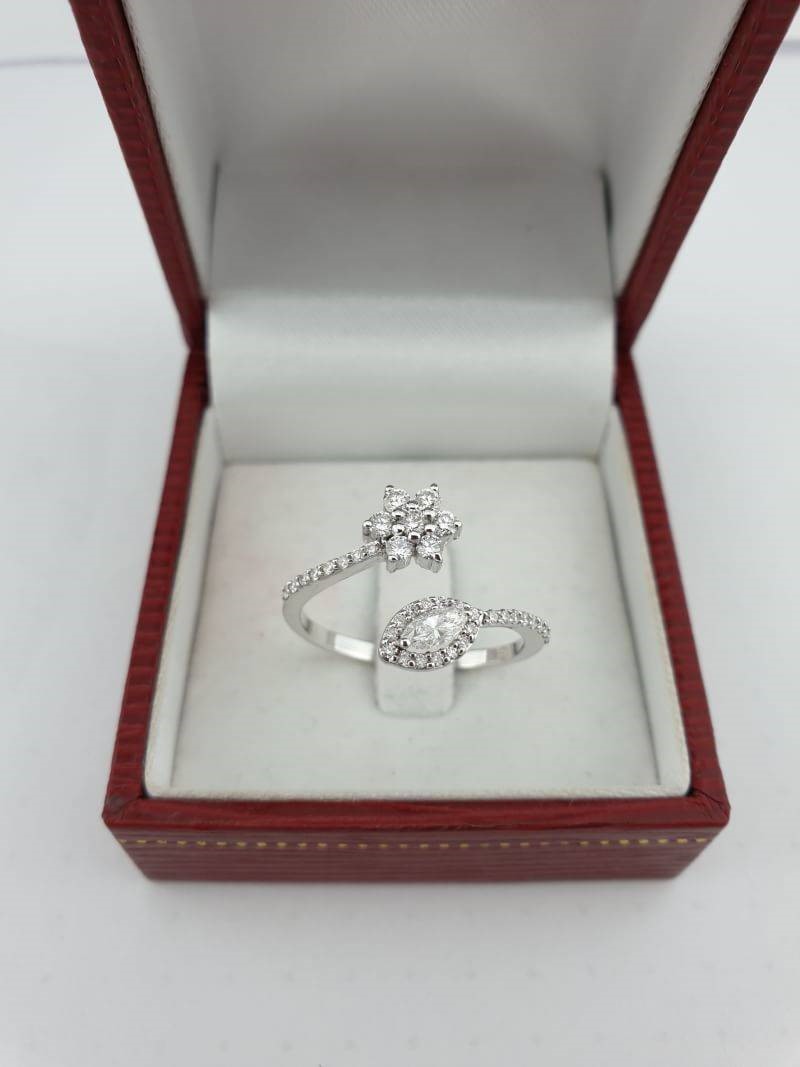 สั่งผลิตเพชรเบลเยี่ยมคัท แหวนแต่งงาน แหวนหมั้น ใส่เที่ยว ออกงาน แหวนทองขาว 18K เพชรแท้ 0.53 กะรัต 2.47 กรัม น้ำ 99 ราคาถูกมาก มีใบรับประกันค่ะ