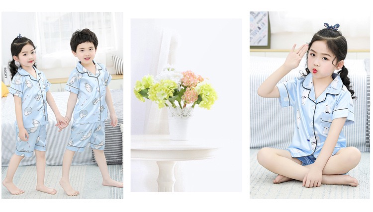 ชุดนอนเด็ก ชุดนอนผ้าซาติน แขนสั้น แบบมีลาย