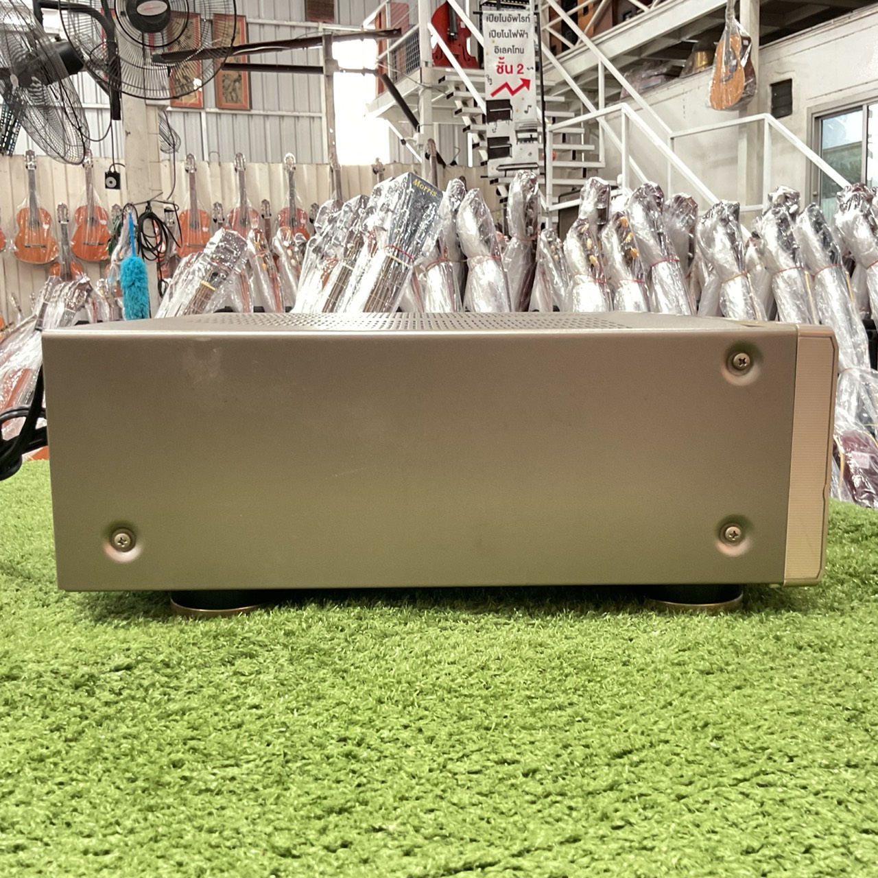 เครื่องขยายเสียง DENON : AVC-1570