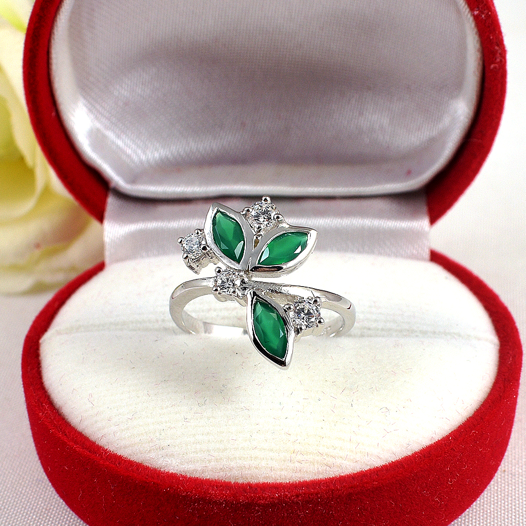 แหวนเงินแท้ราคาถูกชุบทองคำขาว พลอยแท้กรีนอะเกท 0.75 กะรัต เพชรCZ 0.10 กะรัต งานประณีตสวยงาม สั่งผลิตค่ะ